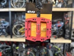 Evo Rulmanlı Çivili Bisiklet Pedalı Kırmızı