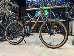 MAGMA 27.X ESSA 1X8SP HD 38 /  JY SİYAH-TURUNCU