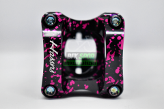 HASSNS AYARLANABİLİR GİDON BOĞAZI MAVİ - PEMBE BENEKLİ SİYAH 28.6MM