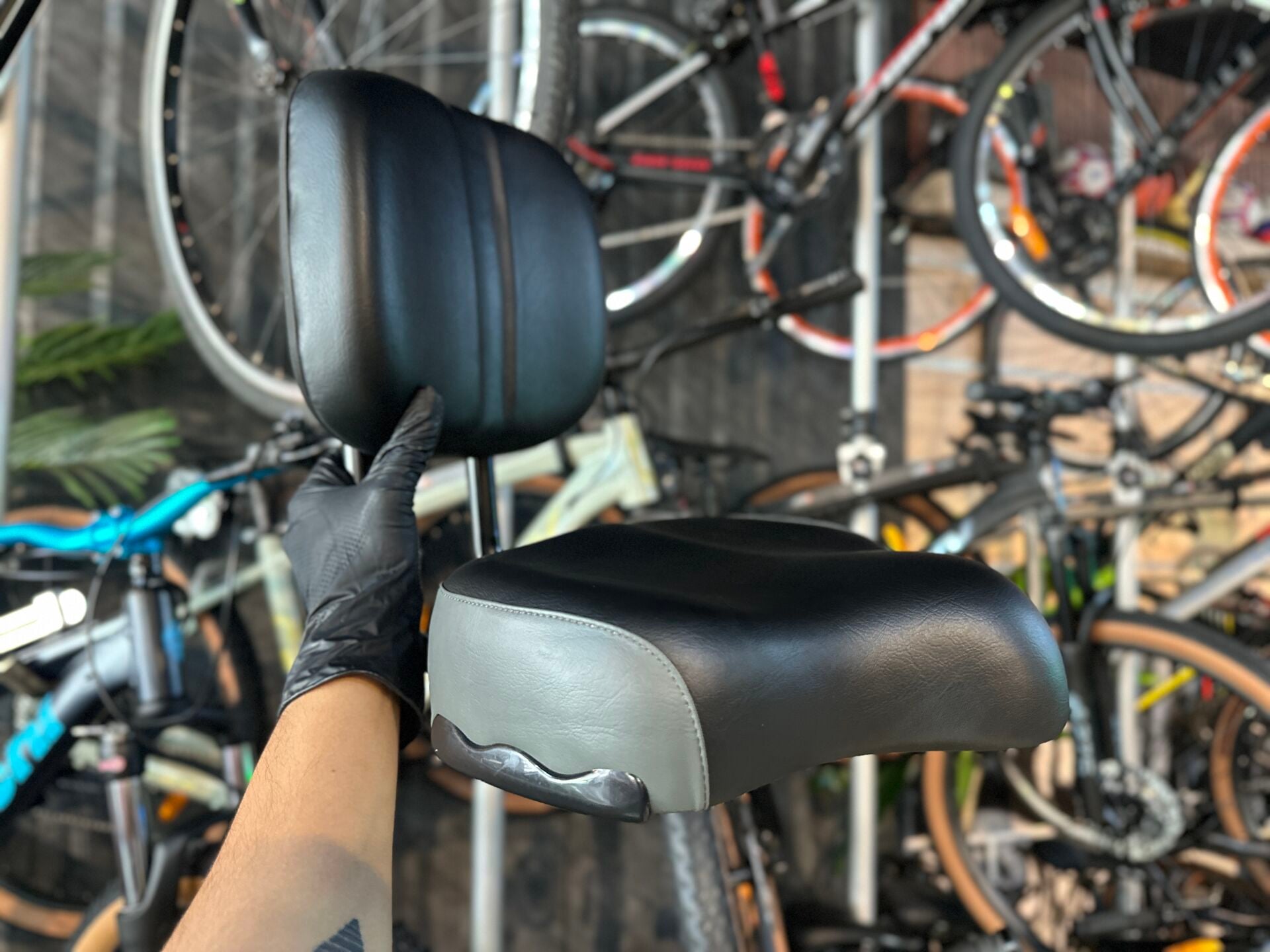 Sırt Destekli Ekstra Geniş Bisiklet Selesi - E-Bike Uyumlu