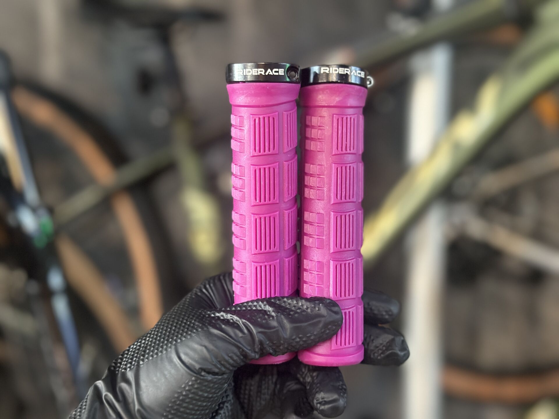 Riderace Vidalı Silikon Pembe Bisiklet Elcik