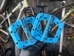 ENLEE Rulmanlı Çivili Alüminyum Platform Bisiklet Pedalı Mavi | MTB, BMX, Şehir ve Trekking Uyumlu