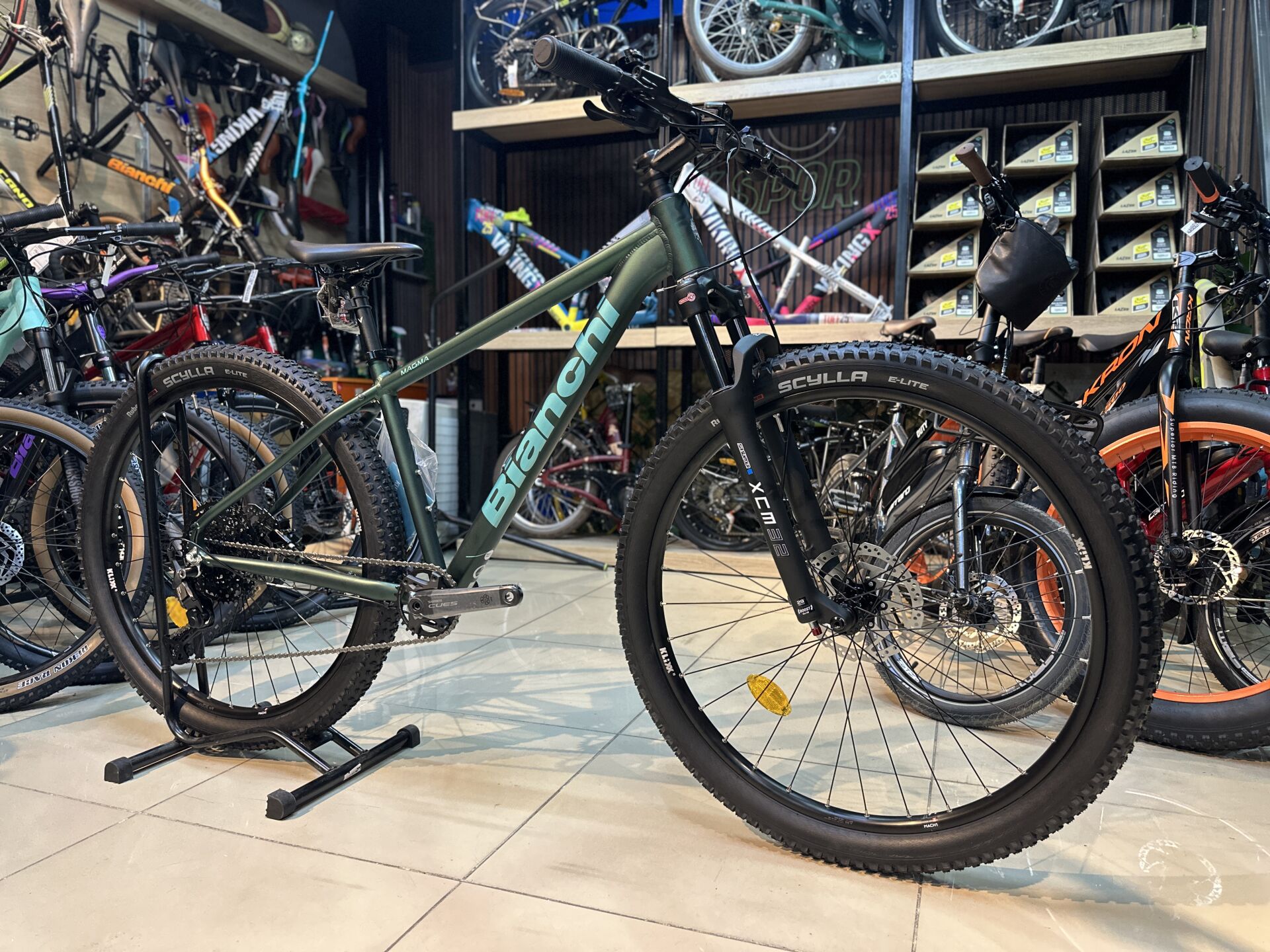 Bianchi Magma Comp 9.1 Cues 1x10-V HD Dağ Bisikleti 48 Kadro