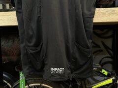 Impact Bisiklet Forma Tişört Reflektörlü | Nefes Alır, Kaymaz Bantlı, Arka Cepli Siyah