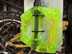 ŞEFFAF YEŞİL PLATFORM PEDAL - BİSİKLET PEDALI